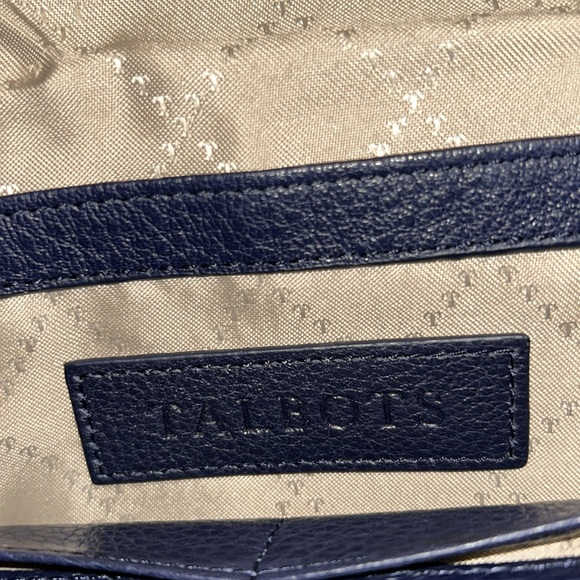Talbots Leather Wristlet. - Picture 6 of 8